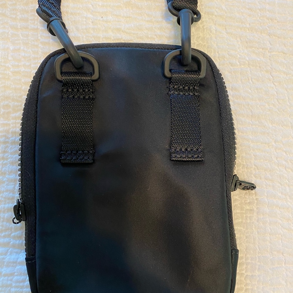 Lululemon Easy access crossbody / belt bag